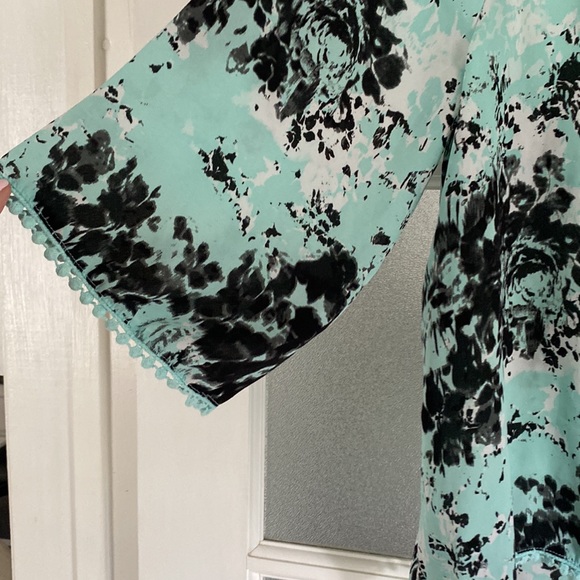 Top - Picture 2 of 2